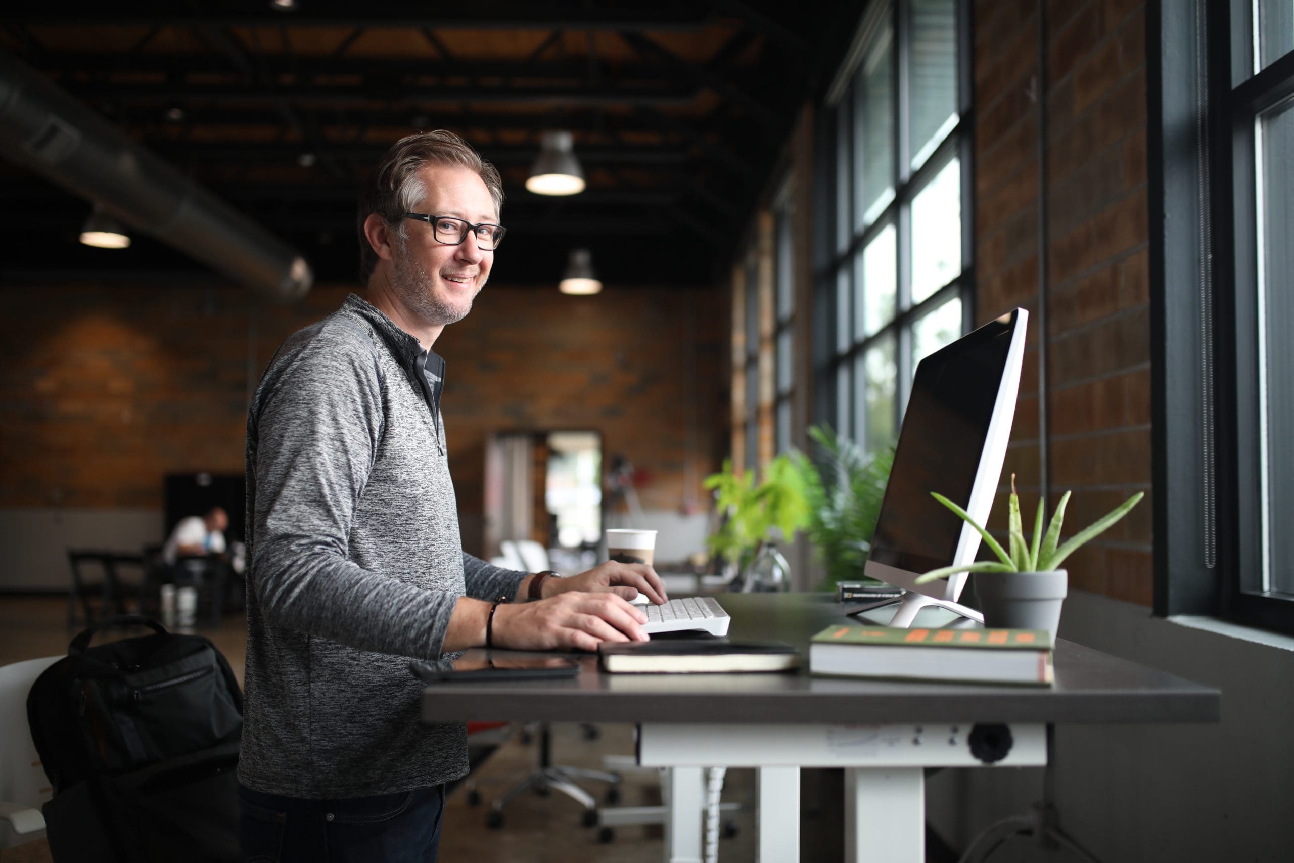 Buying Standing Desk Chairs: 4 Things You Must Consider 